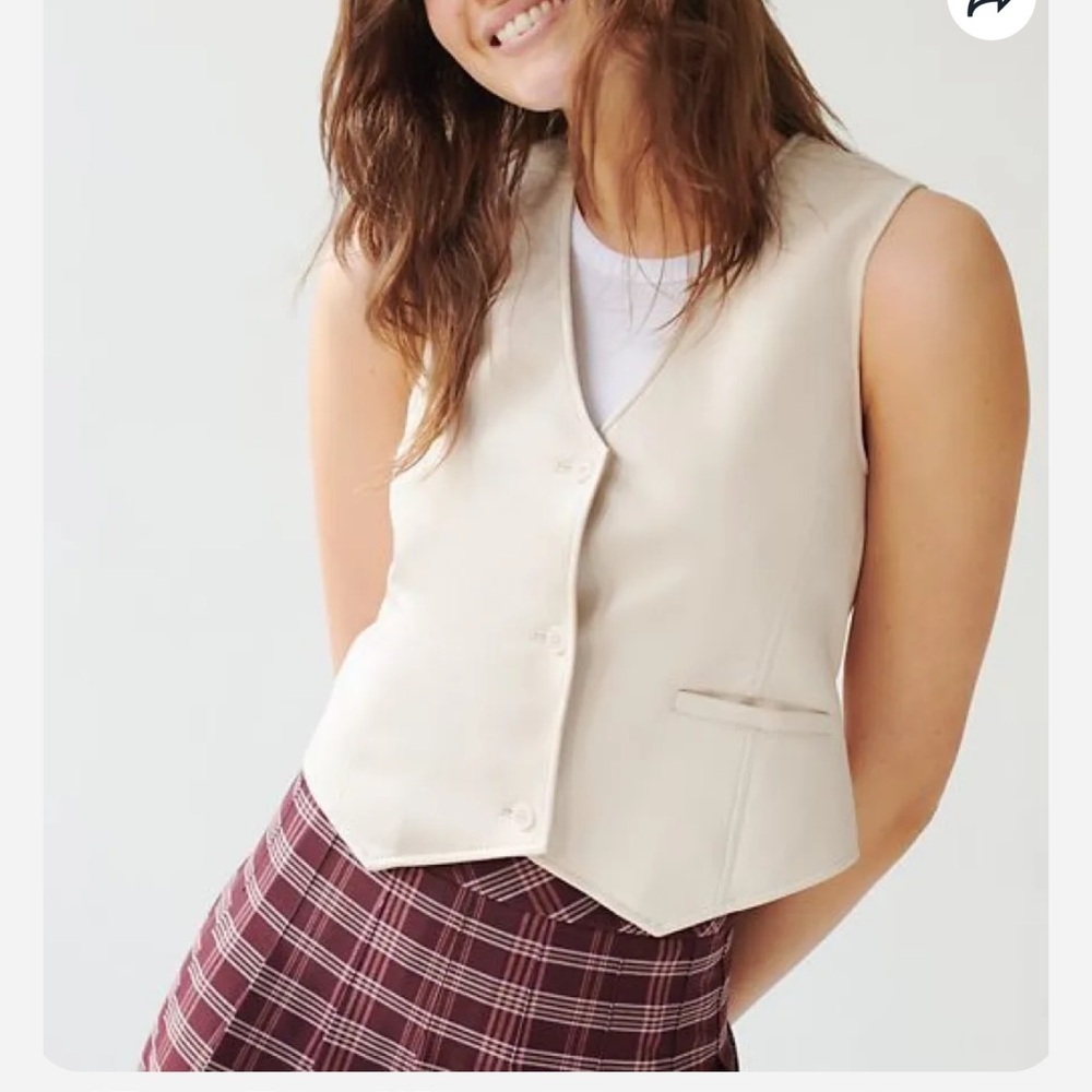 Aritzia Sunday Best Zoey Vest Cream Ivory Tailored Button Front Size 4